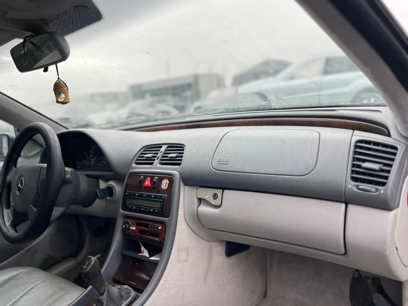 Mercedes-Benz CLK 111, снимка 11 - Автомобили и джипове - 53514664