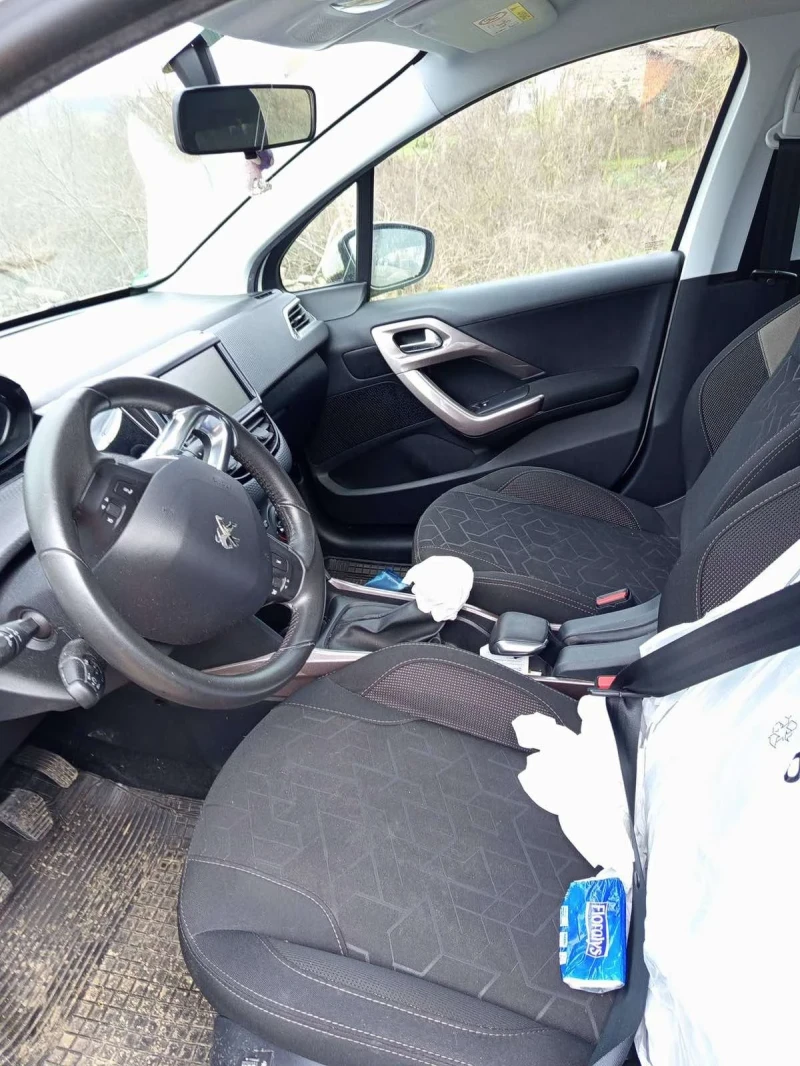 Peugeot 2008 1.2 THP, снимка 4 - Автомобили и джипове - 53599262