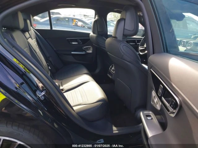 Mercedes-Benz C 300 * Obsidian Black Metallic (CARFAX), снимка 12 - Автомобили и джипове - 49326644