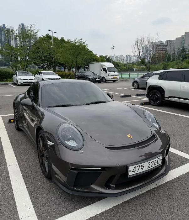 Porsche 911 911 CARRERA 4 GTS