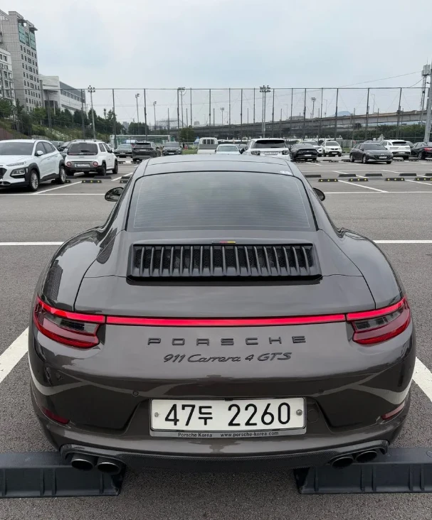 Porsche 911 911 CARRERA 4 GTS, снимка 2 - Автомобили и джипове - 55397733