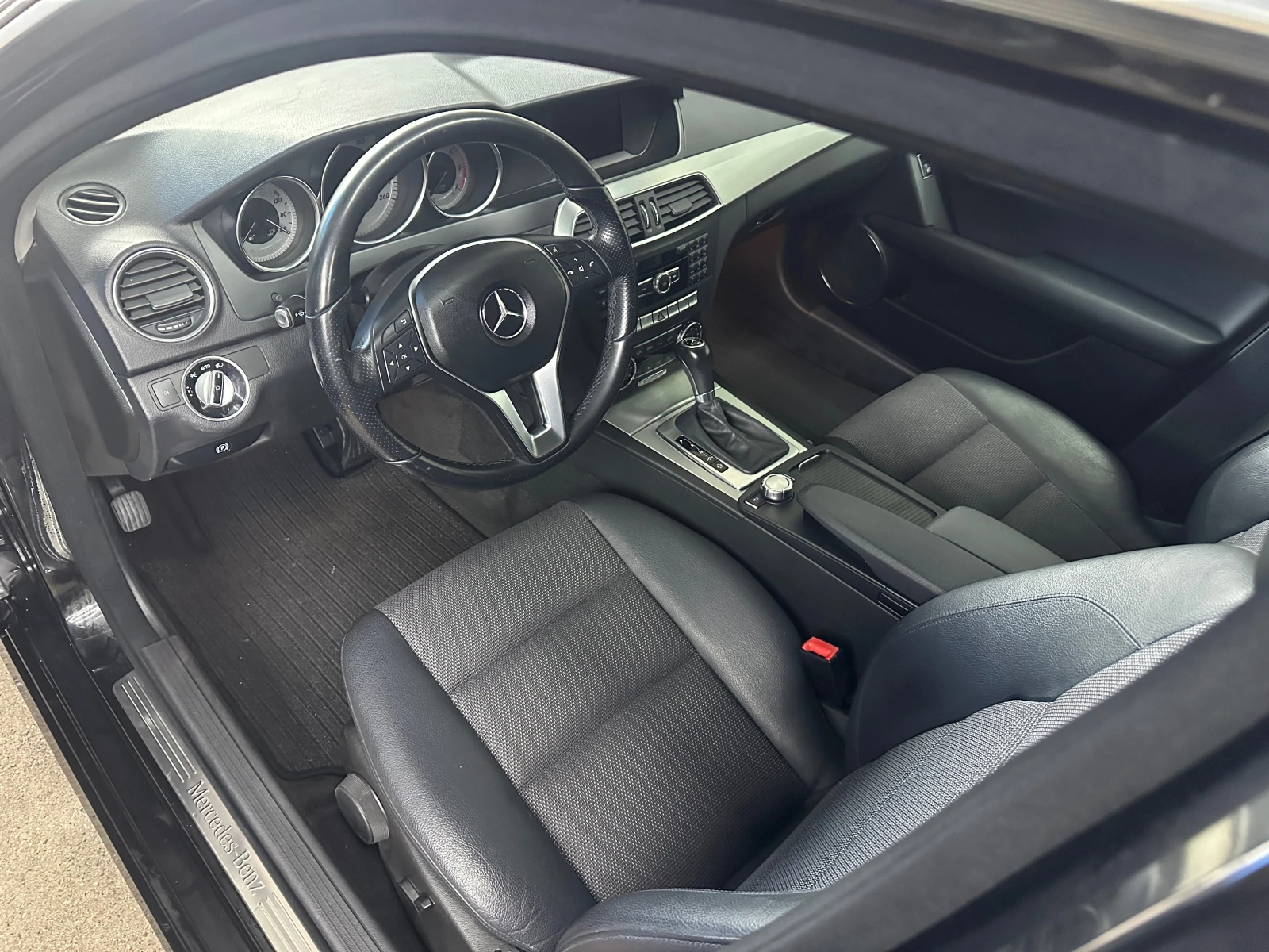 Mercedes-Benz C 180   | Mobile.bg   15