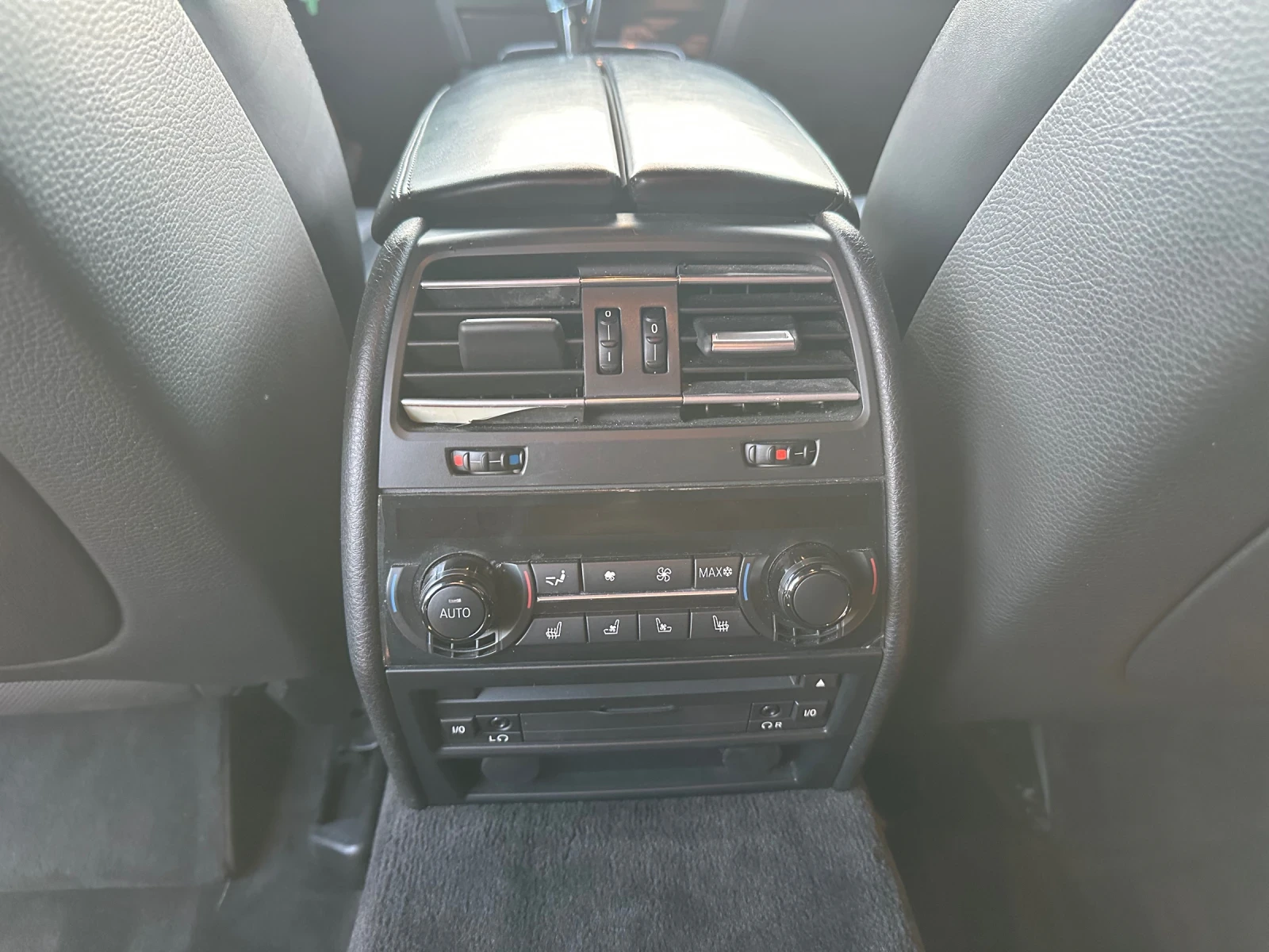 BMW 750 750L xDrive Full, снимка 16 - Автомобили и джипове - 54113565