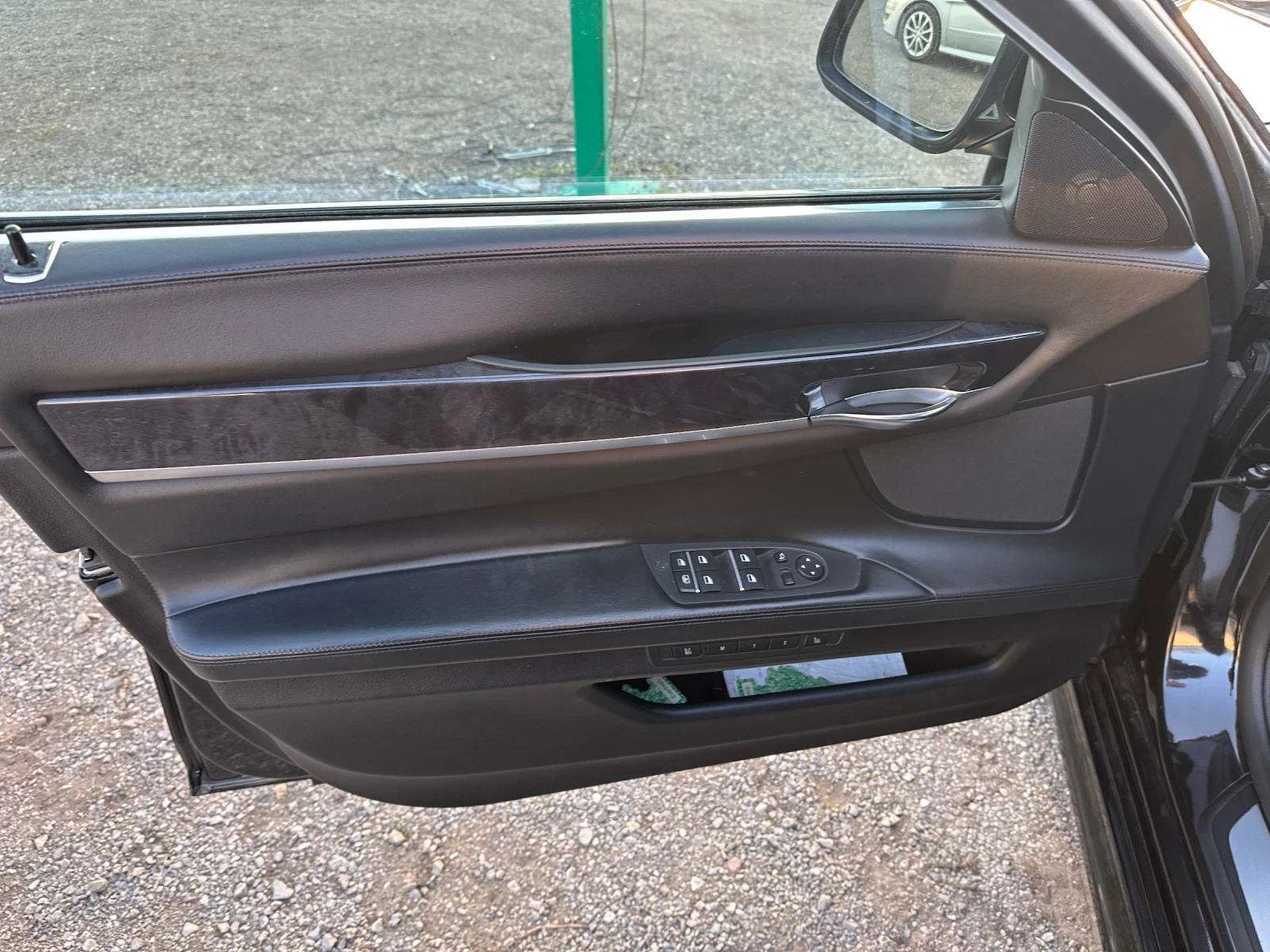 BMW 750 750L xDrive Full, снимка 11 - Автомобили и джипове - 54113565