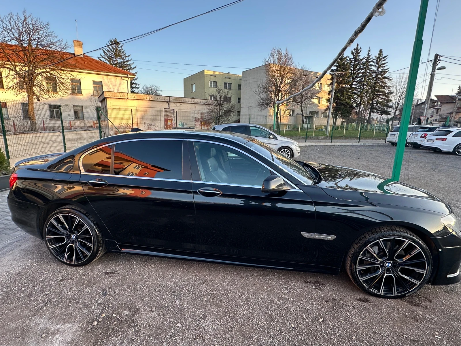 BMW 750 750L xDrive Full, снимка 4 - Автомобили и джипове - 54113565