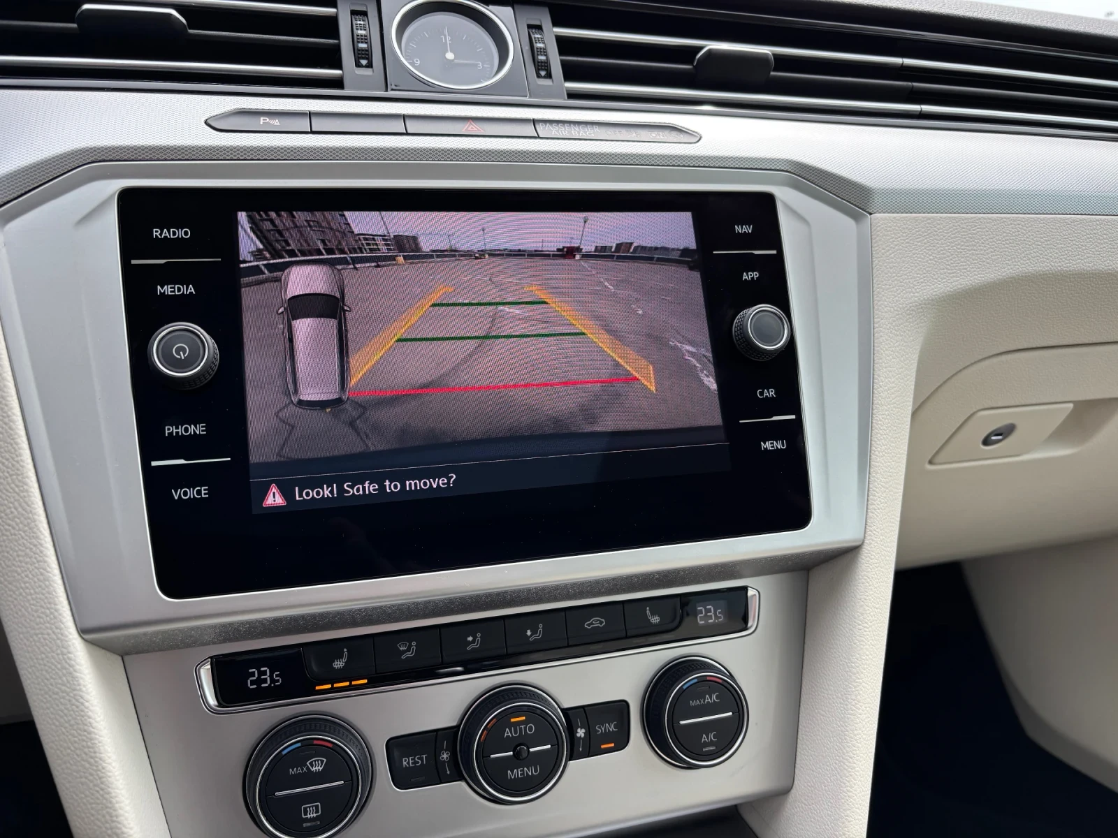 VW Passat Variant/Comfortline/150BMT/DSG7/Панорамен/, снимка 13 - Автомобили и джипове - 54205323