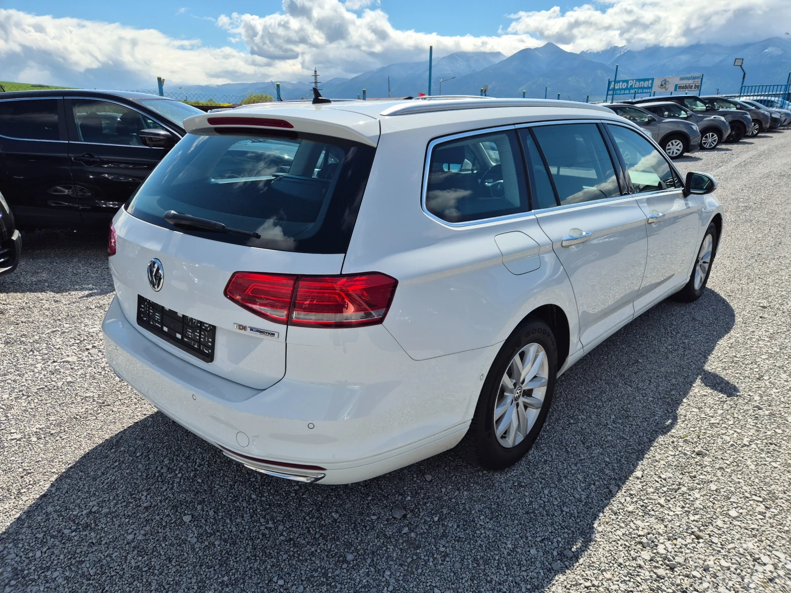 VW Passat 1.6 TDI , снимка 4 - Автомобили и джипове - 54385265