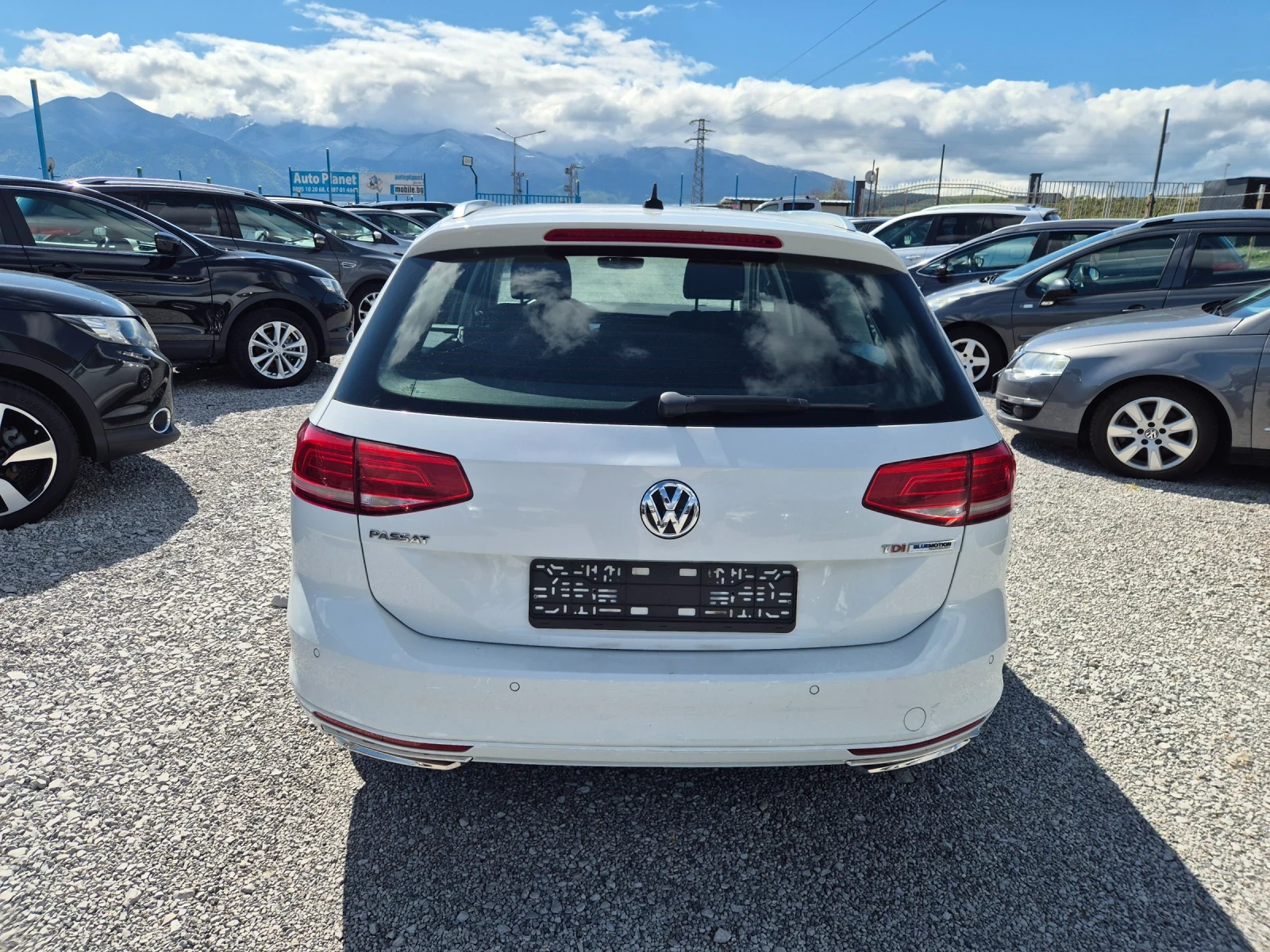 VW Passat 1.6 TDI , снимка 5 - Автомобили и джипове - 54385265