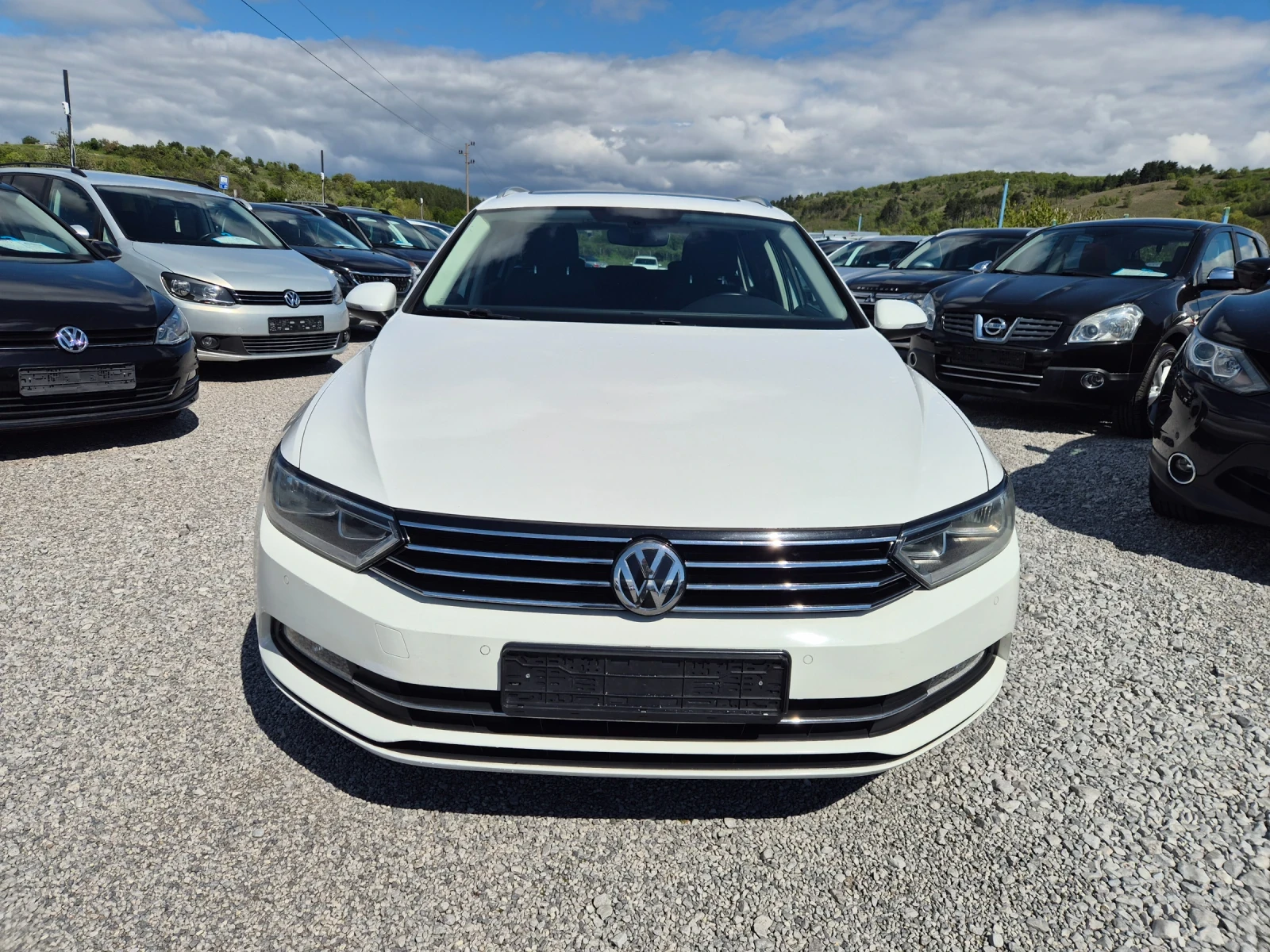 VW Passat 1.6 TDI , снимка 3 - Автомобили и джипове - 54385265