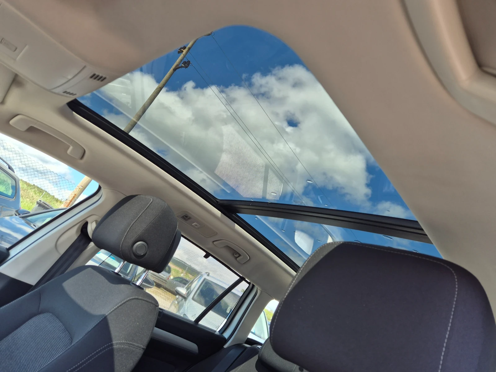 VW Passat 1.6 TDI , снимка 7 - Автомобили и джипове - 54385265