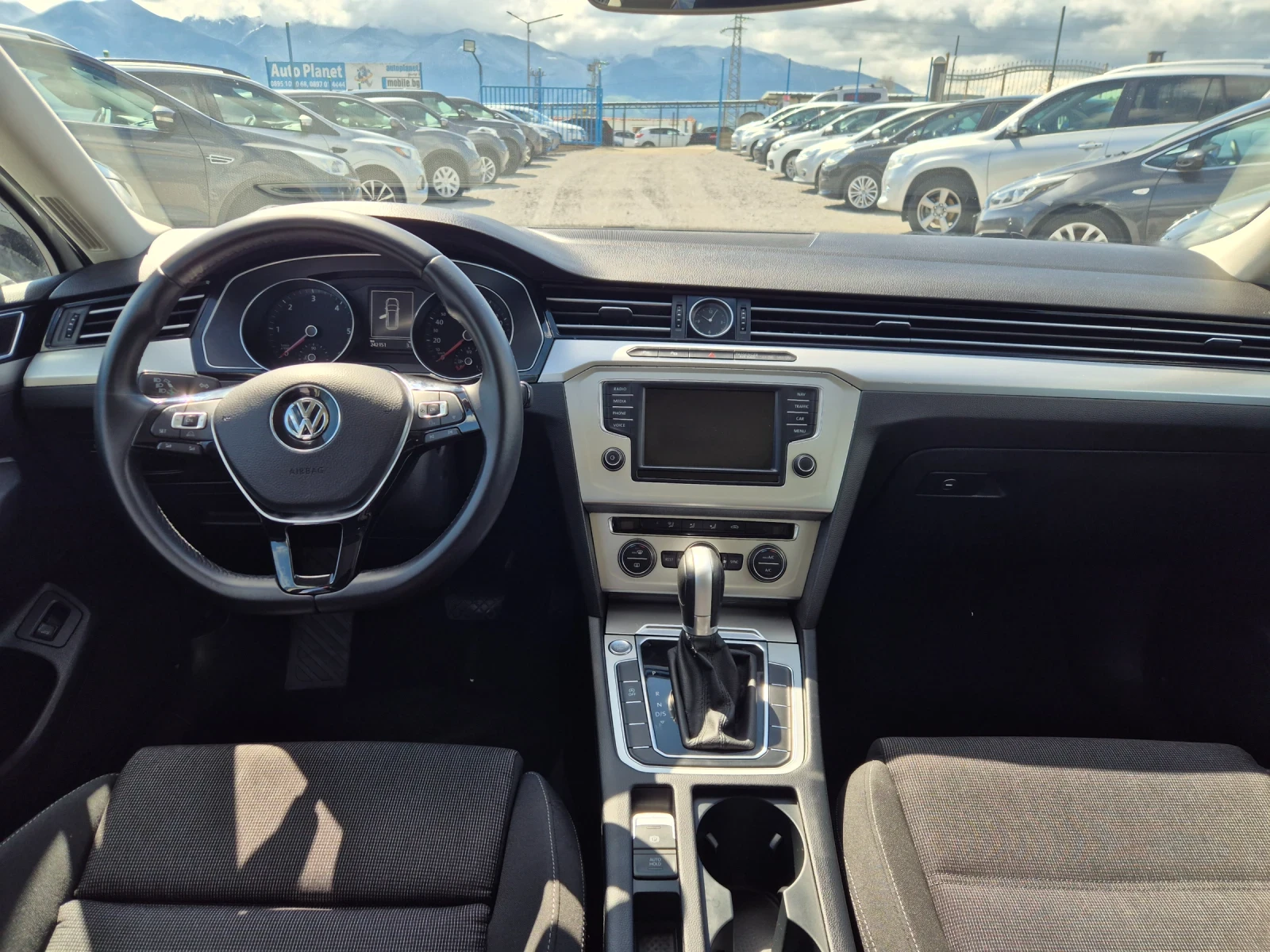 VW Passat 1.6 TDI , снимка 13 - Автомобили и джипове - 54385265