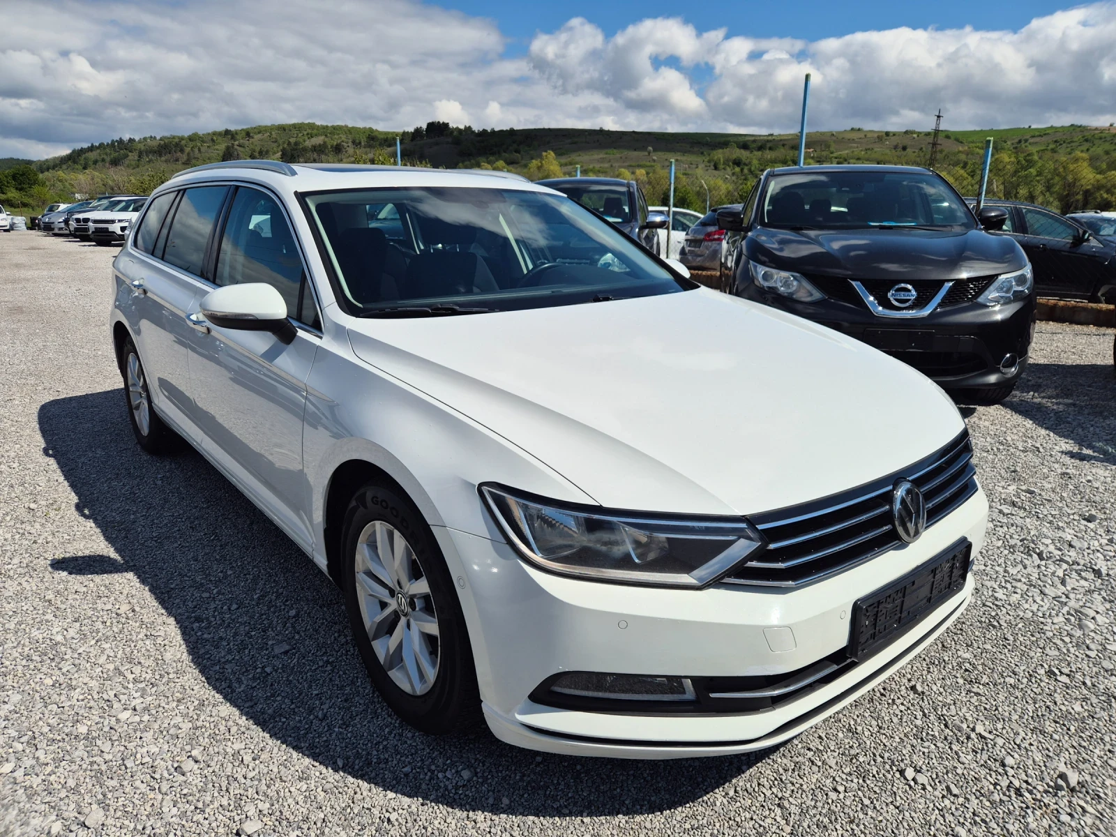 VW Passat 1.6 TDI , снимка 2 - Автомобили и джипове - 54385265