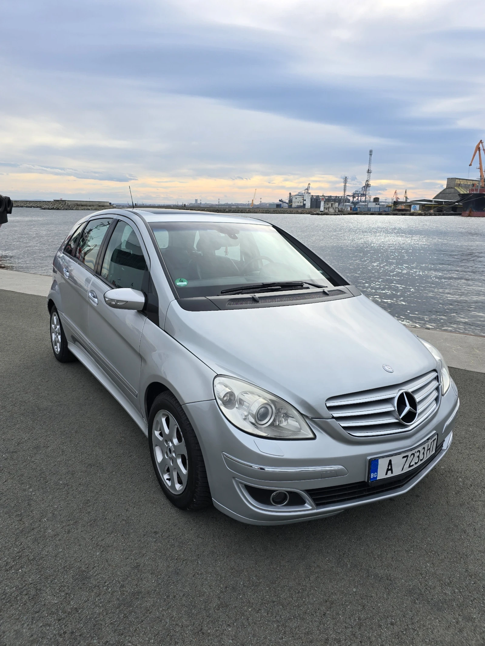 Mercedes-Benz B 200