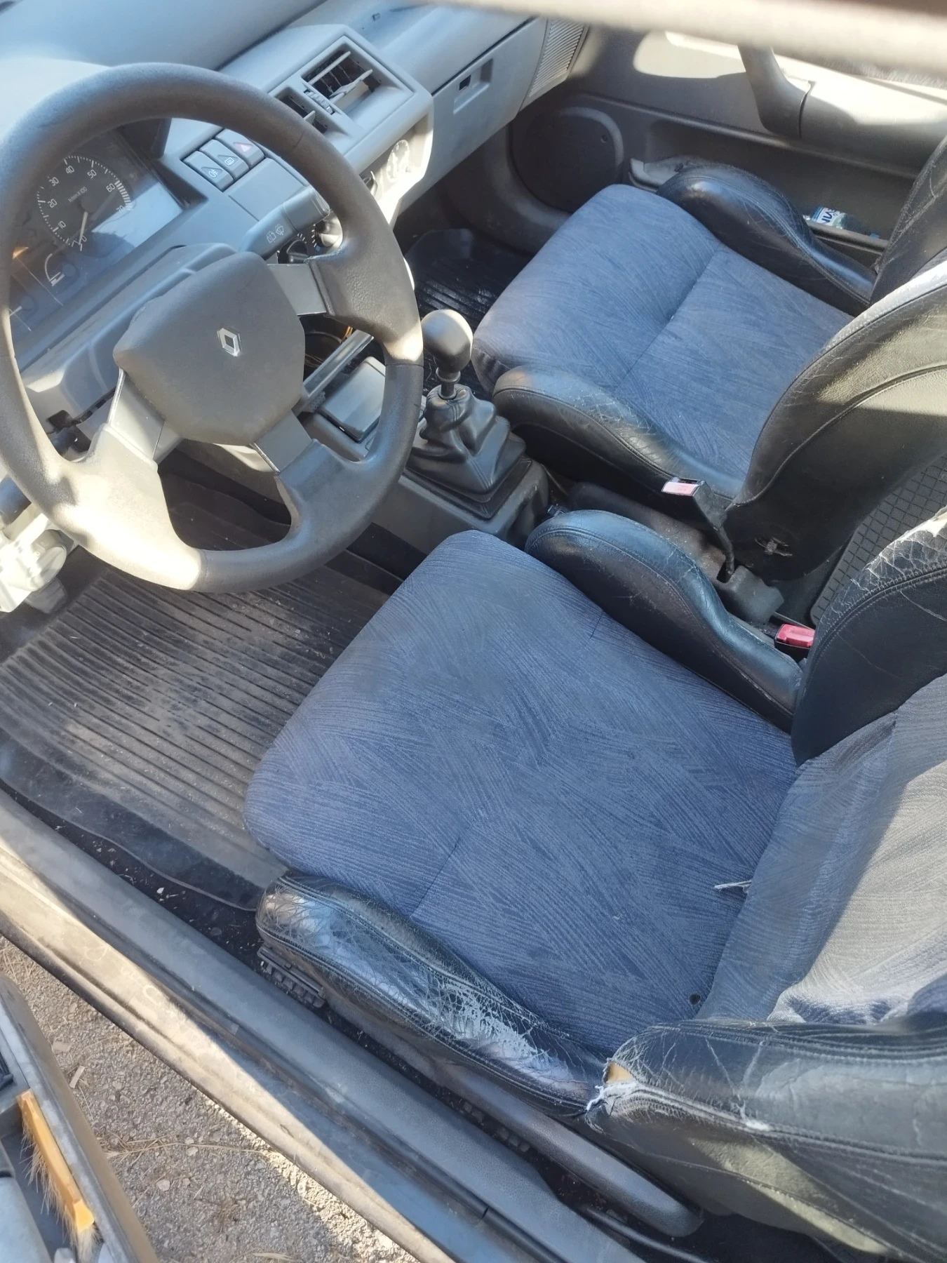Renault Clio 1.4 на части 75к.с, снимка 4 - Автомобили и джипове - 54933791
