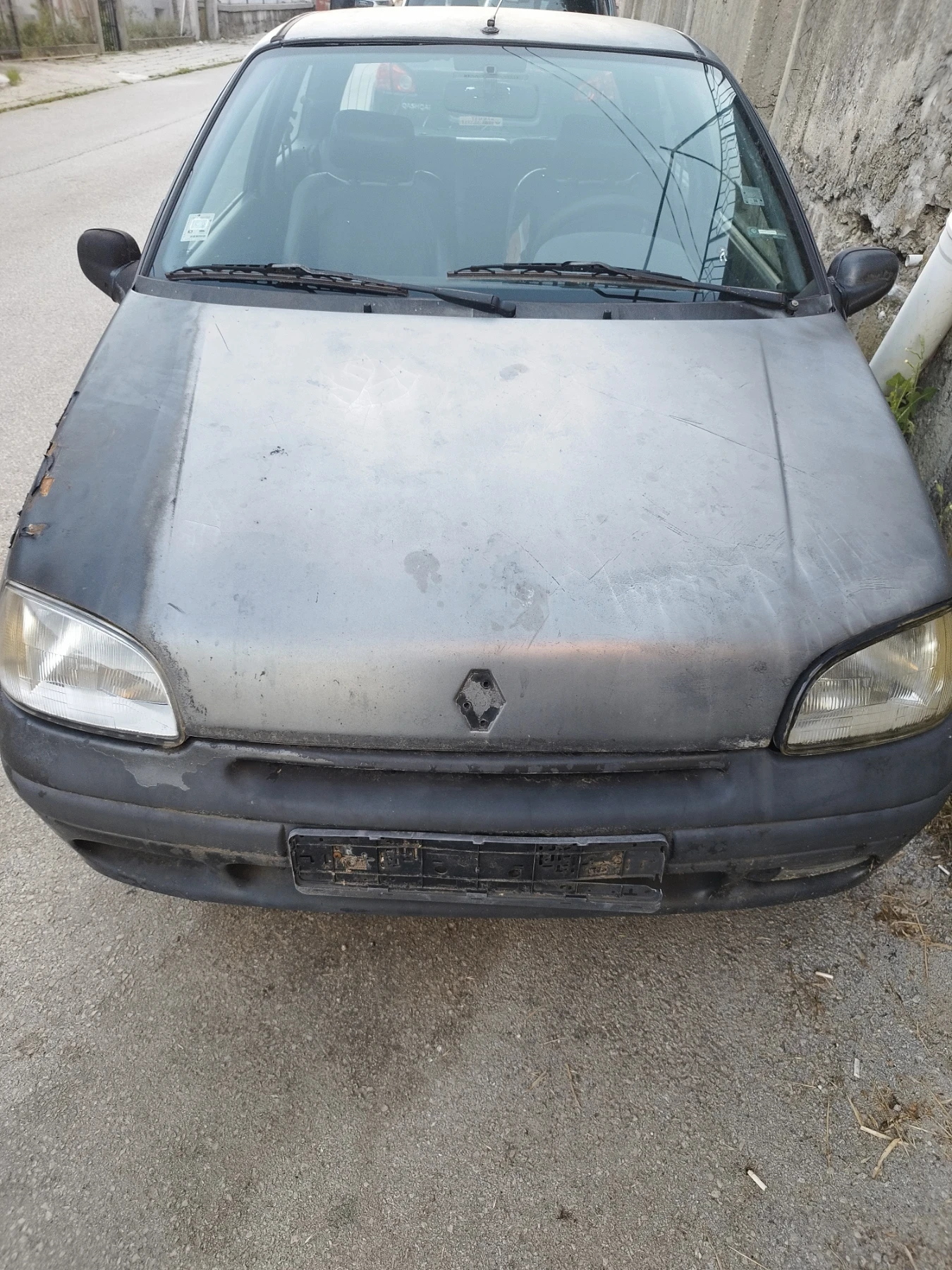Renault Clio 1.4 на части 75к.с, снимка 2 - Автомобили и джипове - 54933791