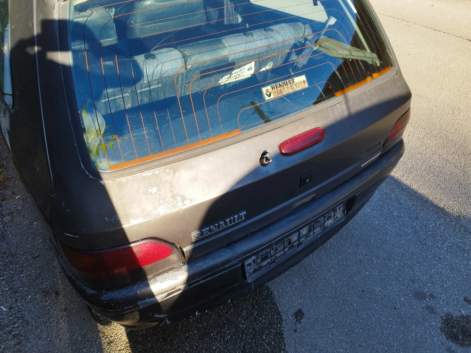 Renault Clio 1.4 на части 75к.с, снимка 3 - Автомобили и джипове - 54933791