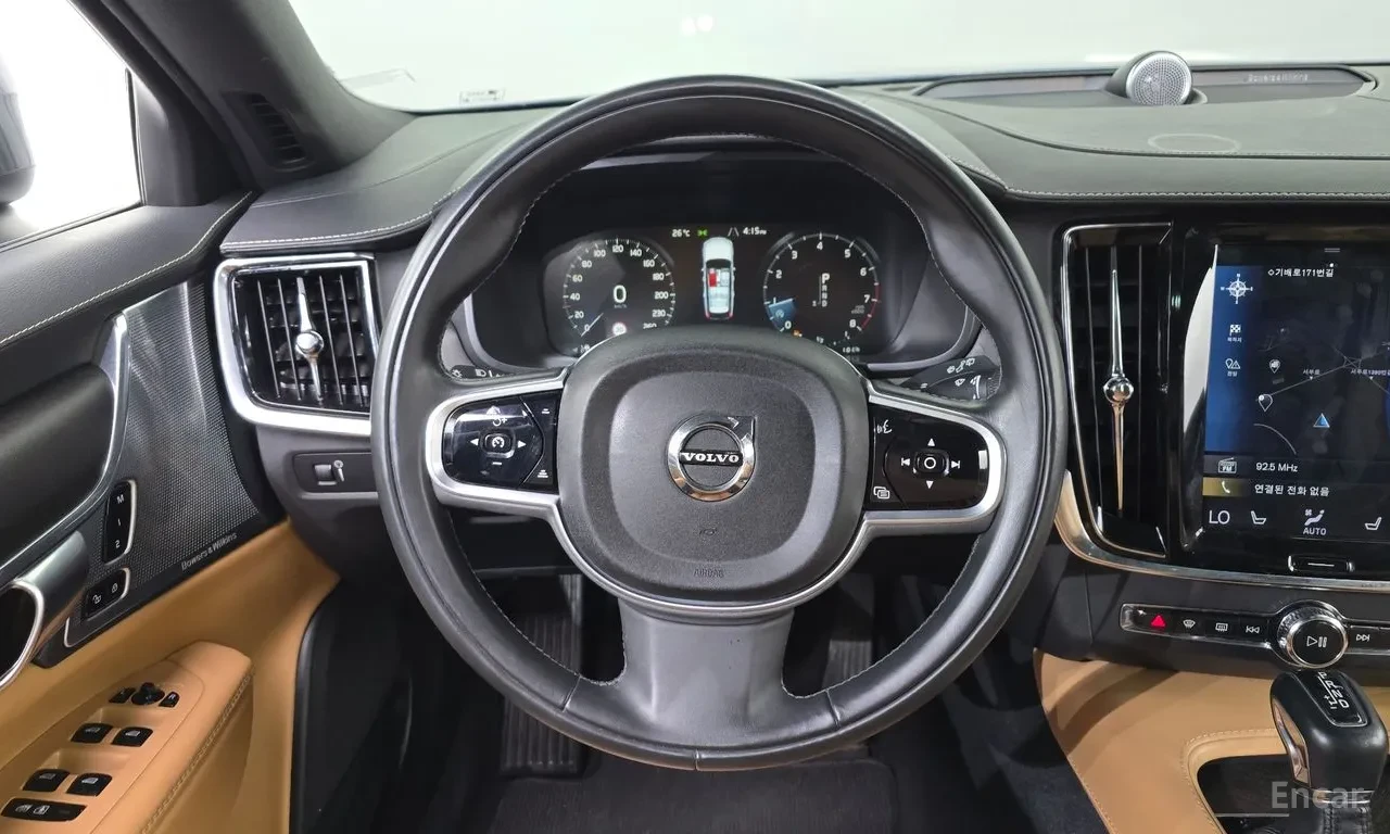 Volvo V90 Cross Country T5 PRO AWD* МАСАЖ* BOWERS&WILKINS* 360* HEAD-UP* , снимка 8 - Автомобили и джипове - 55269322