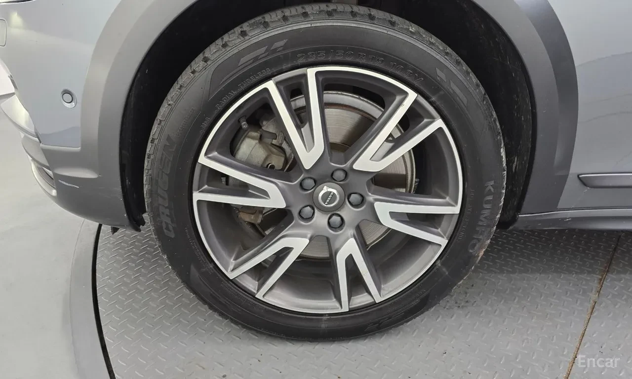 Volvo V90 Cross Country T5 PRO AWD* МАСАЖ* BOWERS&WILKINS* 360* HEAD-UP* , снимка 16 - Автомобили и джипове - 55269322