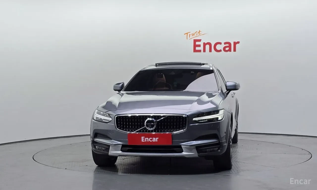 Volvo V90 Cross Country T5 PRO AWD* МАСАЖ* BOWERS&WILKINS* 360* HEAD-UP* , снимка 3 - Автомобили и джипове - 55269322