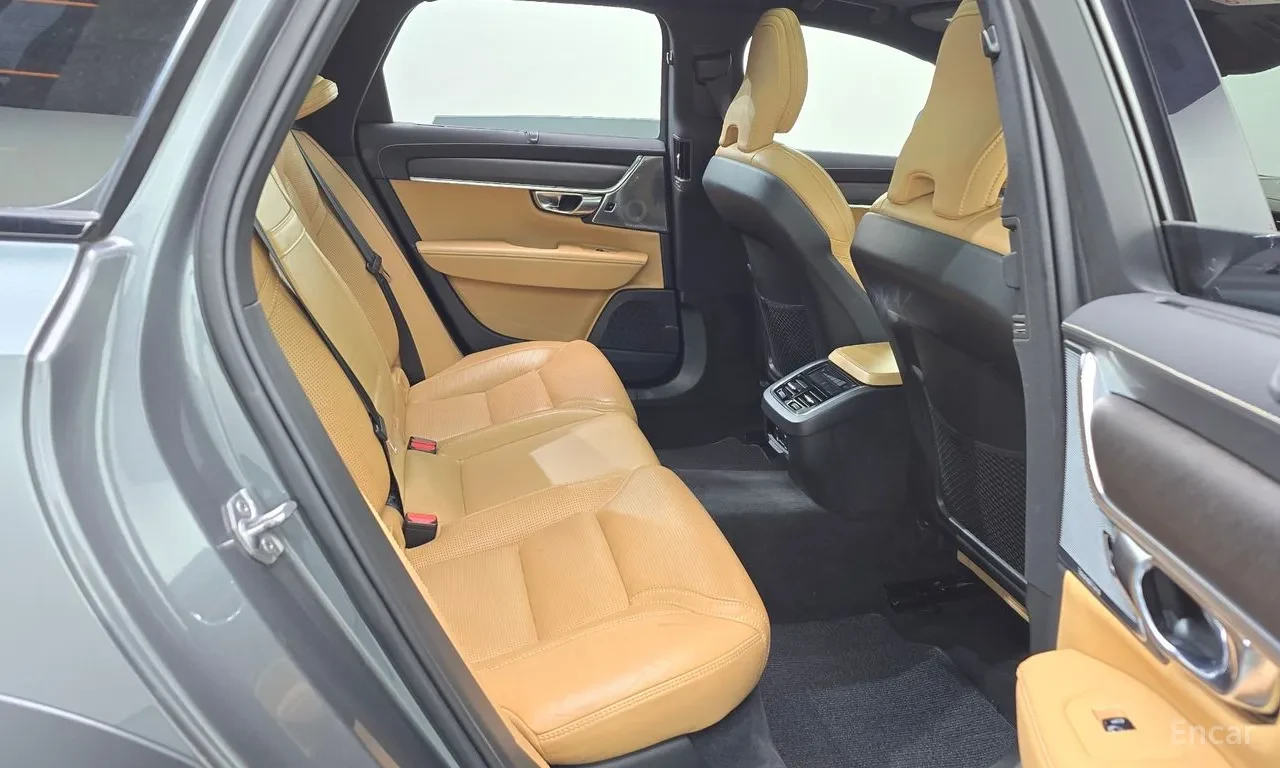 Volvo V90 Cross Country T5 PRO AWD* МАСАЖ* BOWERS&WILKINS* 360* HEAD-UP* , снимка 14 - Автомобили и джипове - 55269322