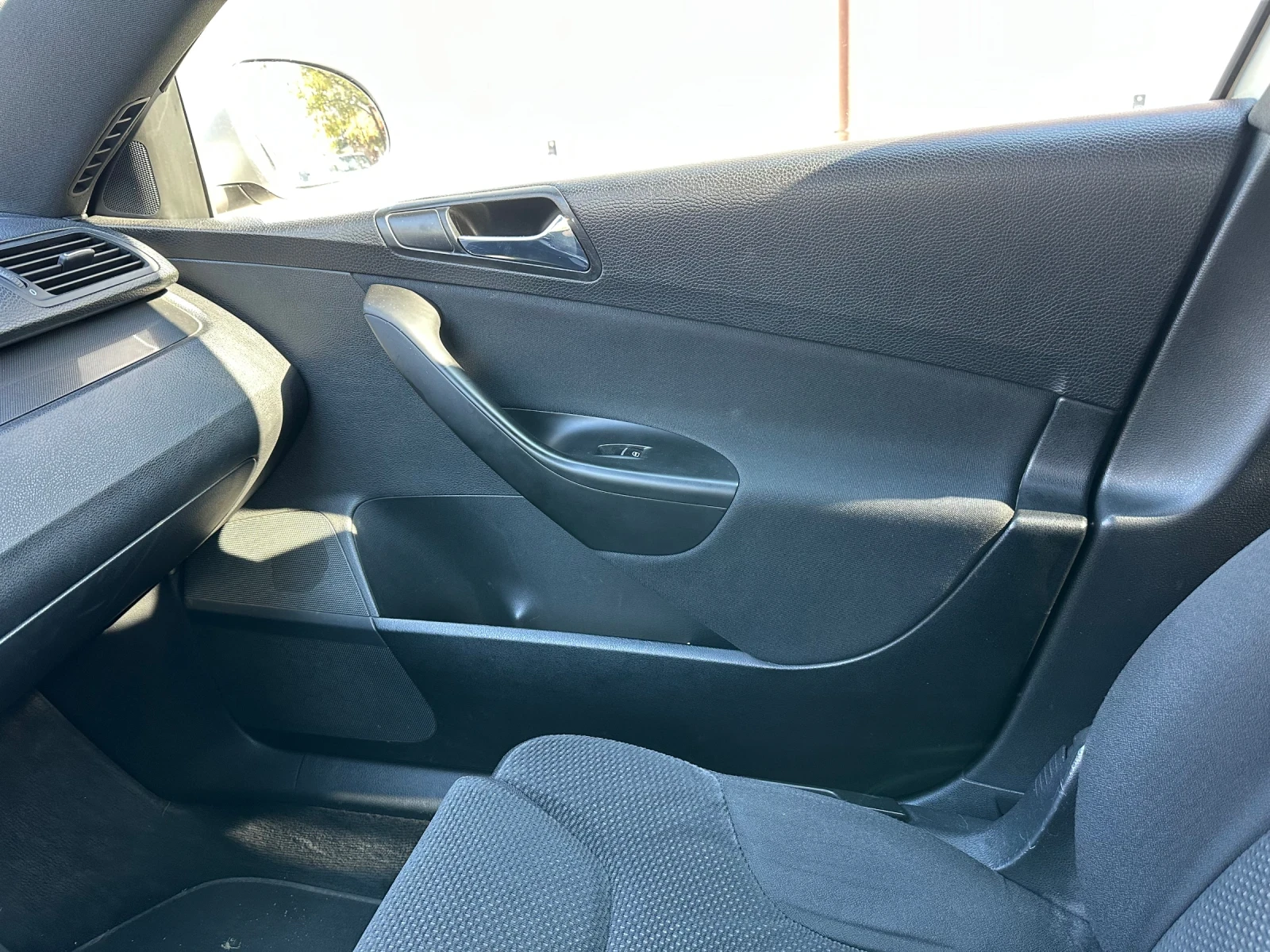 VW Passat 2.0 TDI, снимка 10 - Автомобили и джипове - 55714997