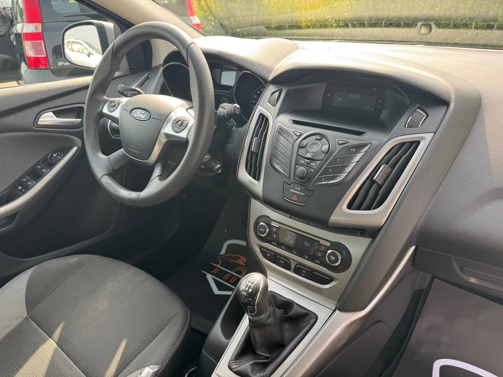 Ford Focus EcoBosst/Подгрев/Парктроник, снимка 8 - Автомобили и джипове - 55877826