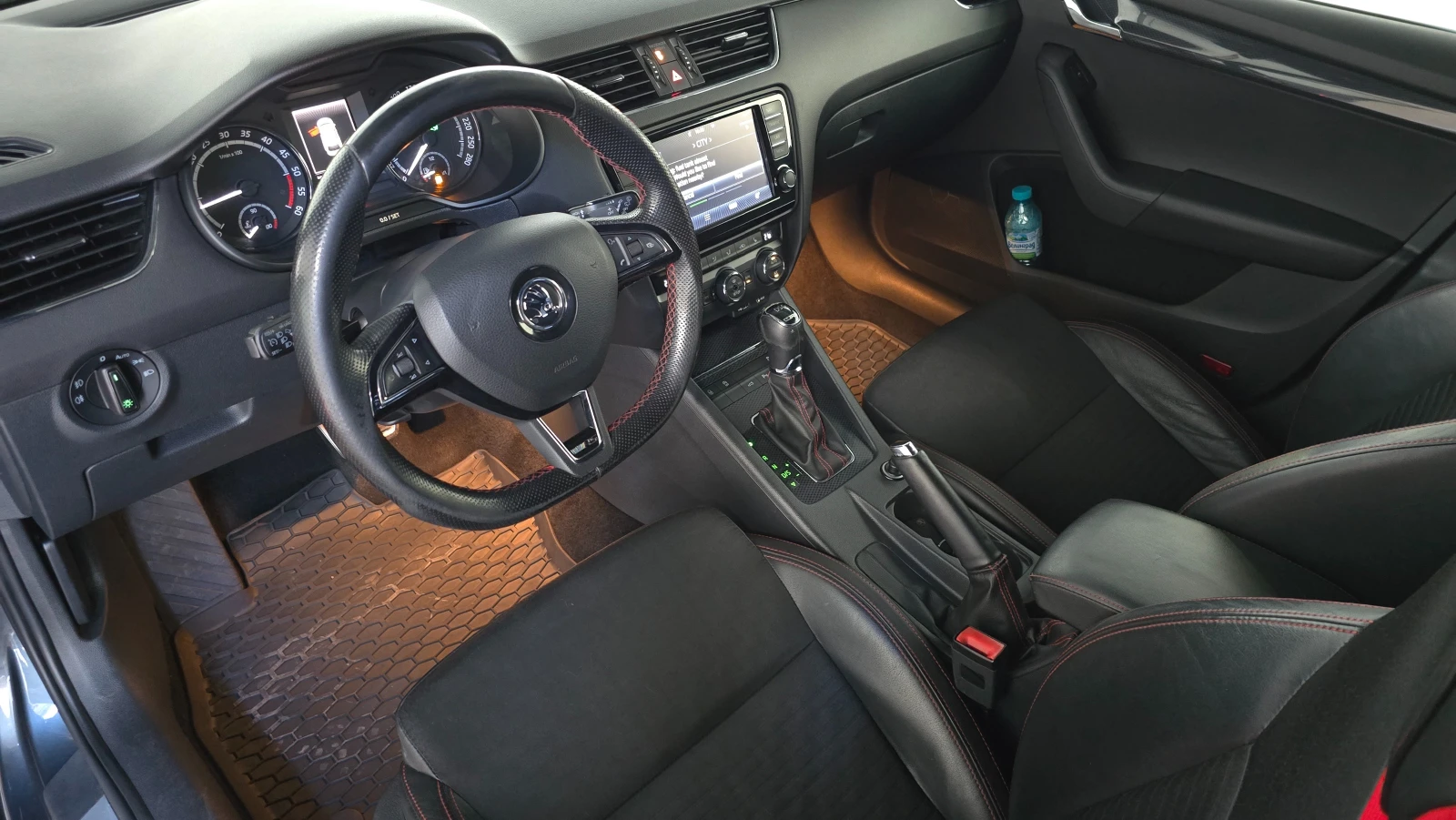 Skoda Octavia 2.0 TDI VRS| BI-XENON* ПОДГРЕВ* , снимка 7 - Автомобили и джипове - 56267638