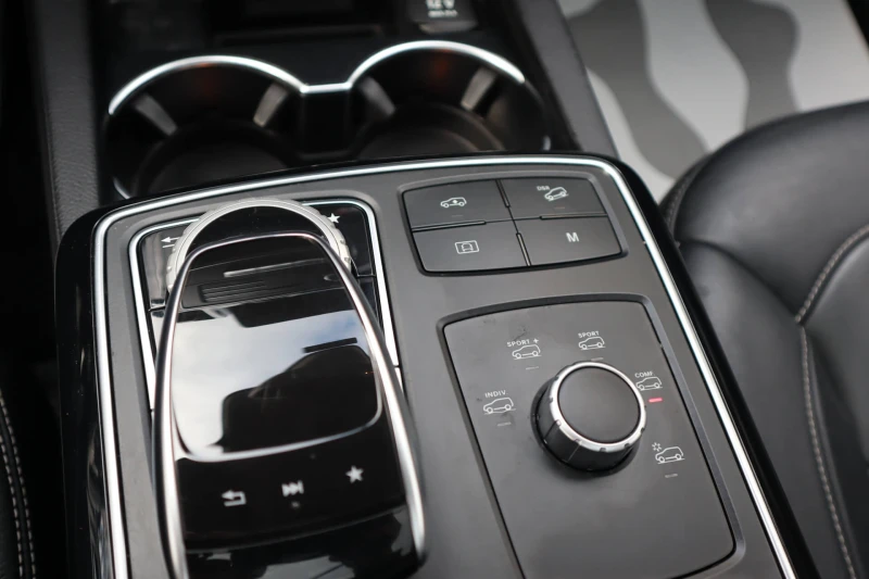 Mercedes-Benz GLE 500 4Matic/Harman Kardon/Distronik/Blind Spot/Камера 3, снимка 15 - Автомобили и джипове - 53056337