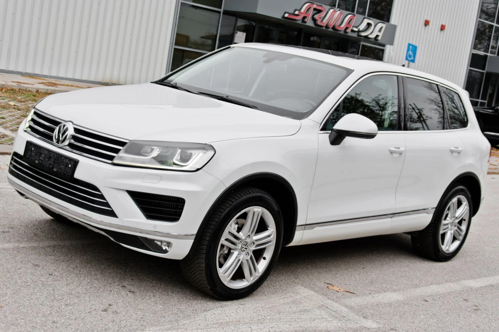 VW Touareg 3.0d R line - изображение 3