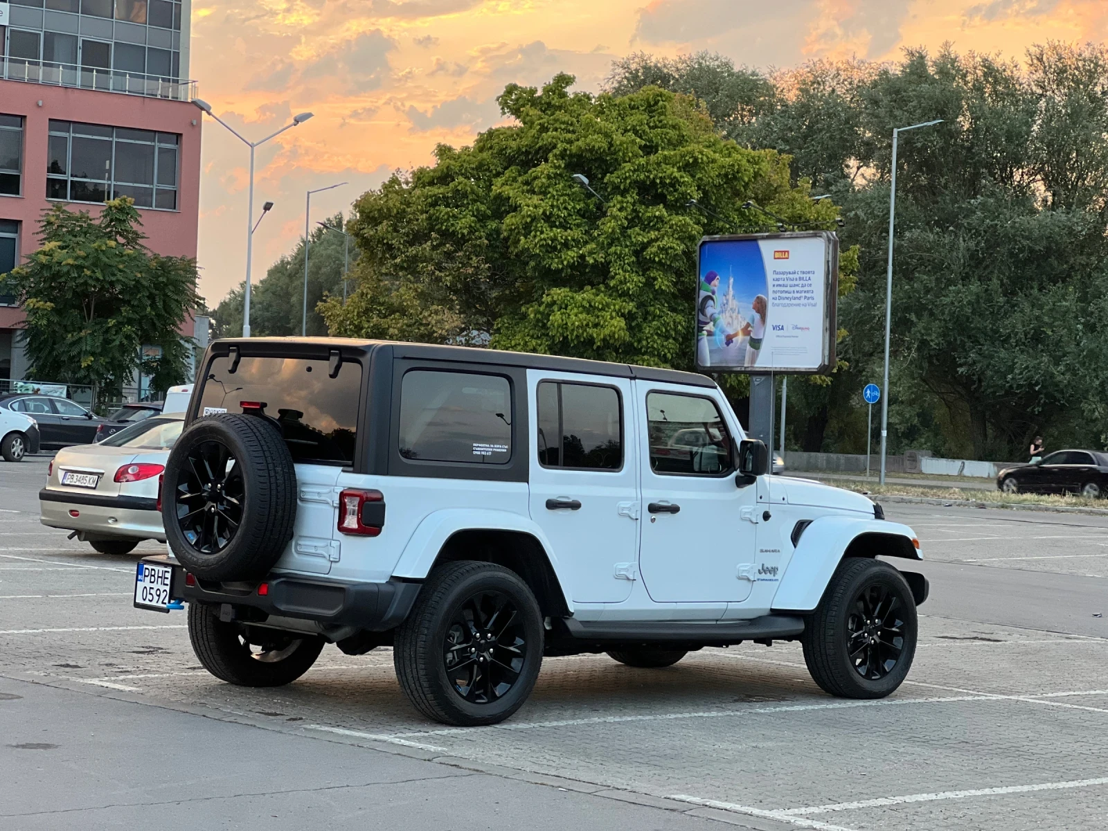 Jeep Wrangler Plug-in hybrid  - изображение 3