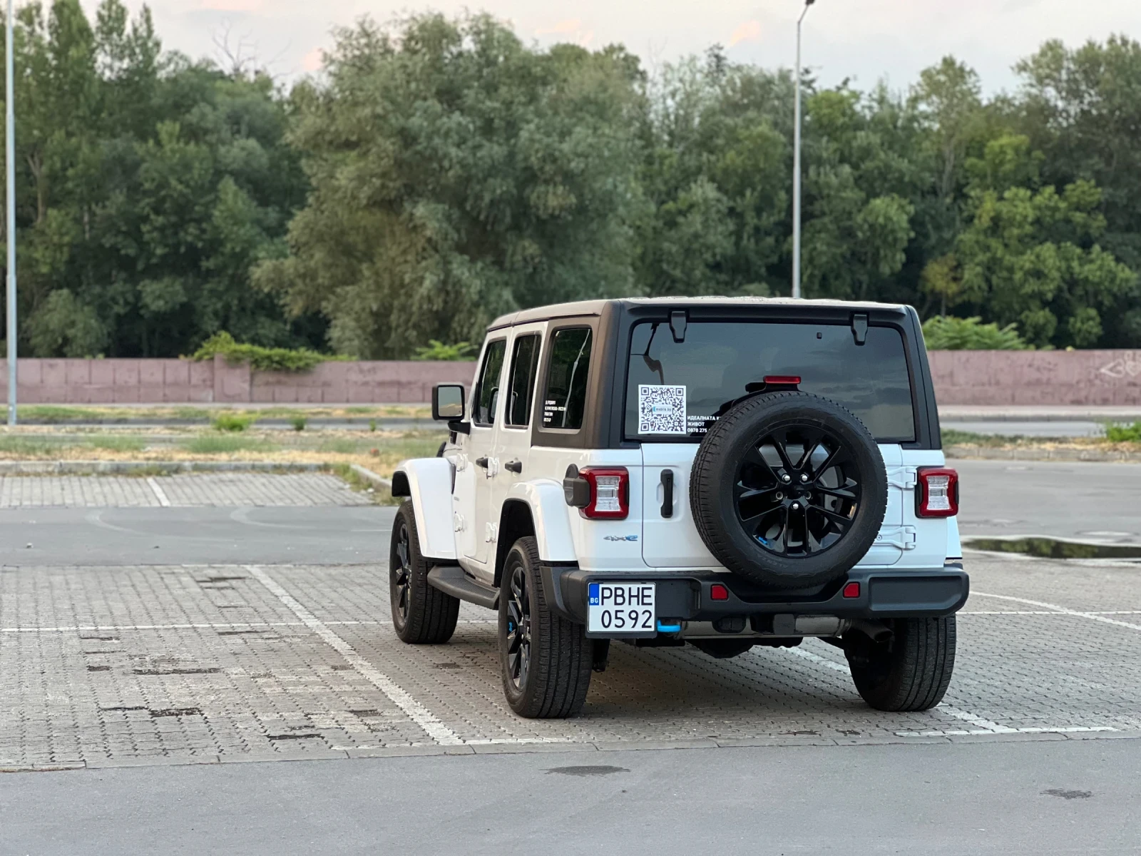Jeep Wrangler Plug-in hybrid  - изображение 4