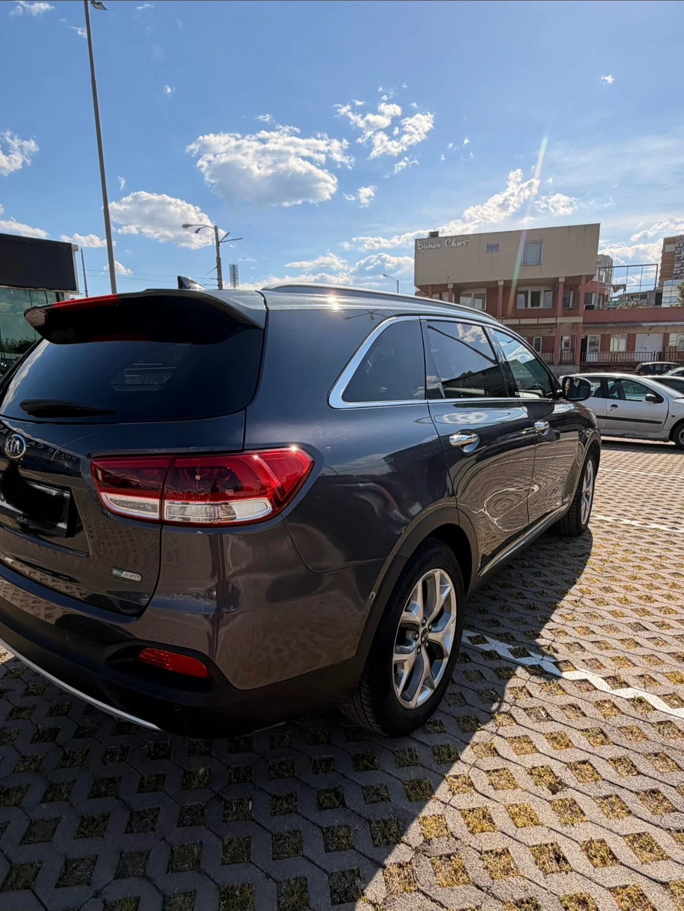 Kia Sorento 2.2 Diesel 7места AWD 4х4 , снимка 3 - Автомобили и джипове - 54442528