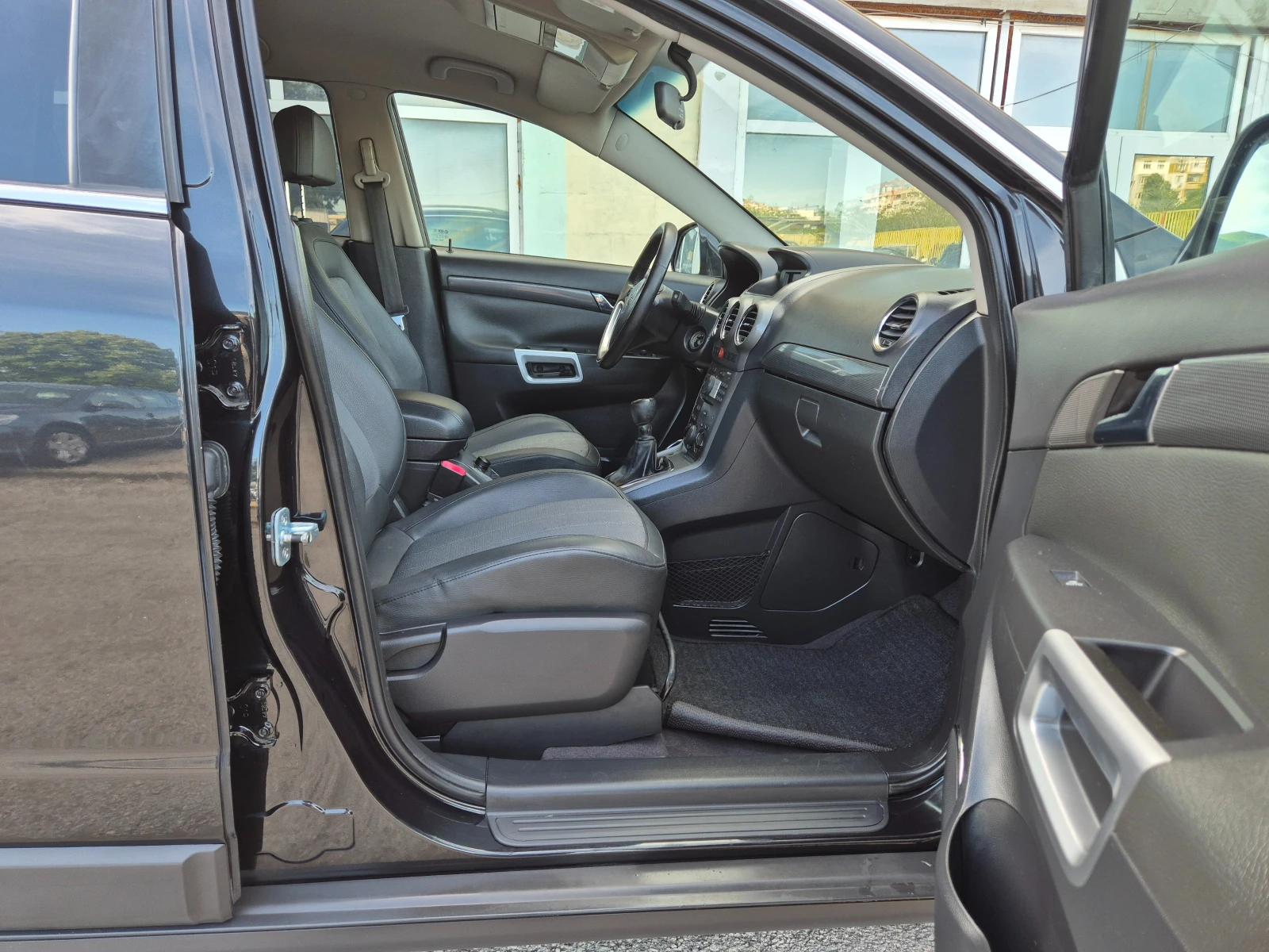 Opel Antara 2.4I KLIMA ITALY, снимка 12 - Автомобили и джипове - 54544257