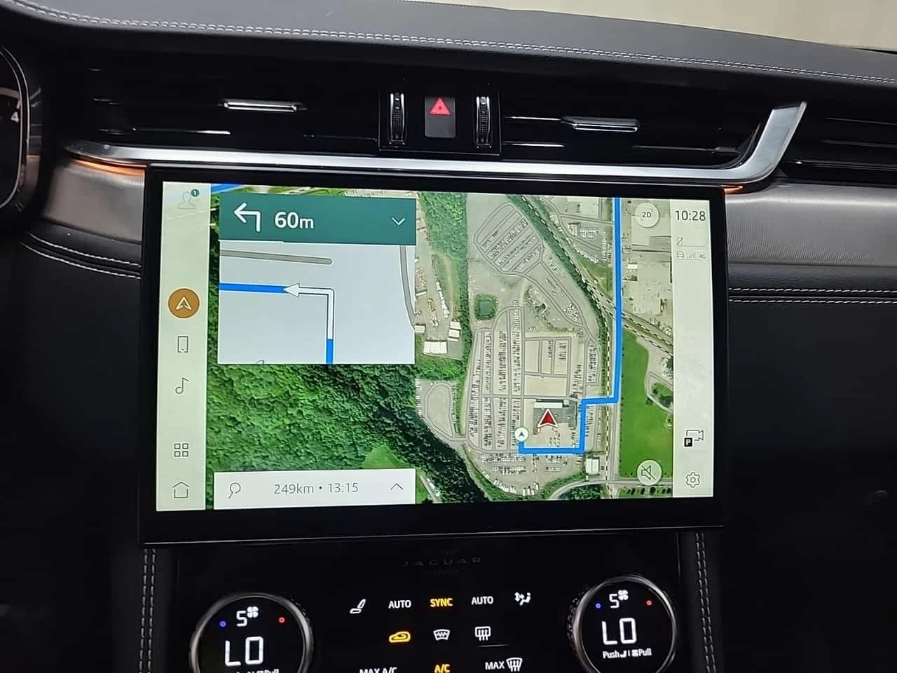 Jaguar F-PACE * R DYNAMIC S * CARFAX * Без инциденти * , снимка 8 - Автомобили и джипове - 54642746