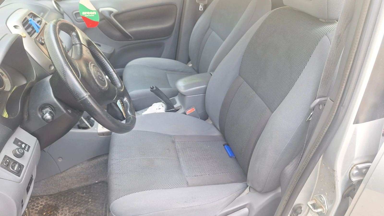 Toyota Rav4 2.0, снимка 8 - Автомобили и джипове - 54907527