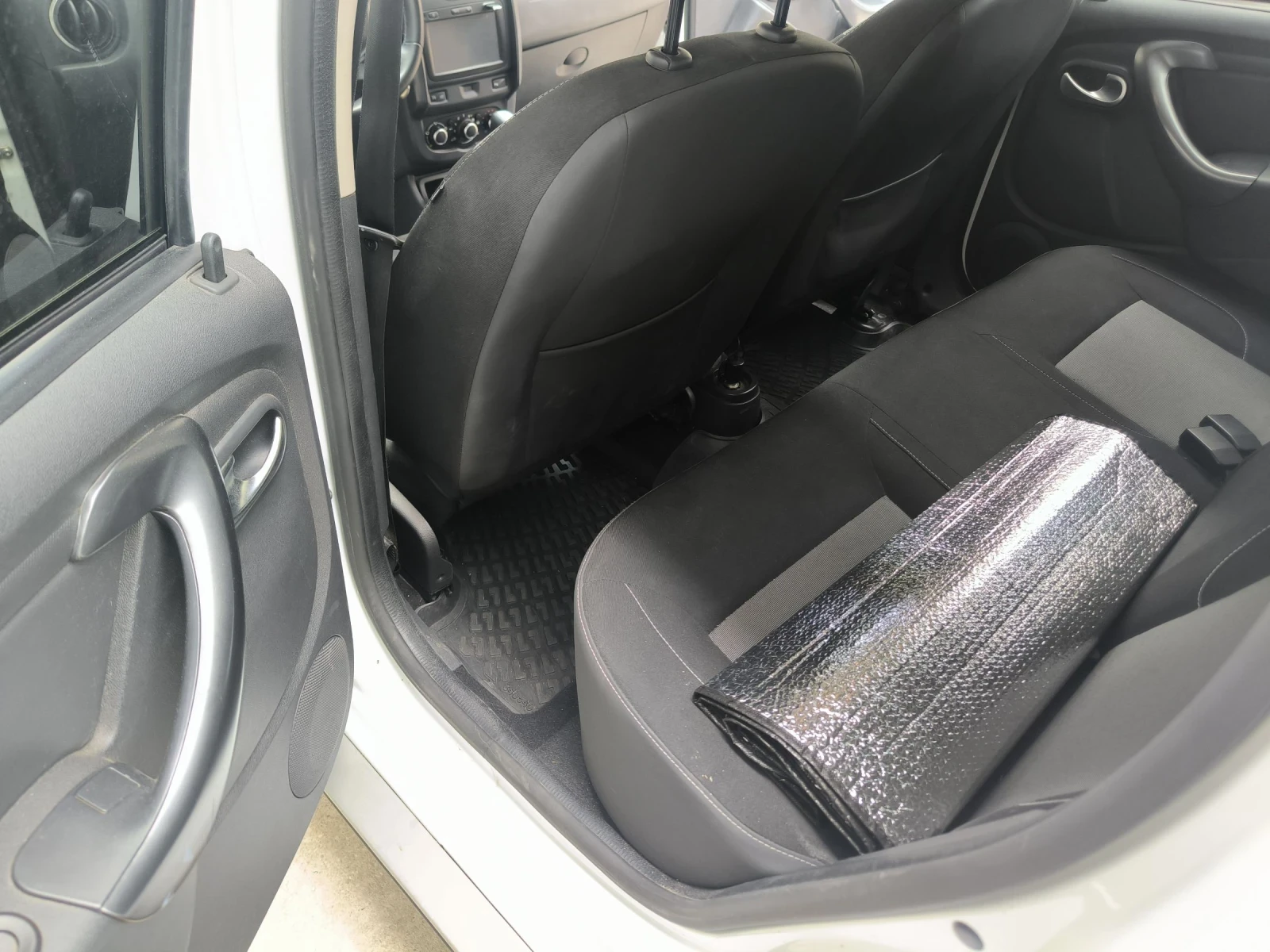 Dacia Duster 1.5 dCi, Автоматик, Eвро 6B, снимка 13 - Автомобили и джипове - 55173554