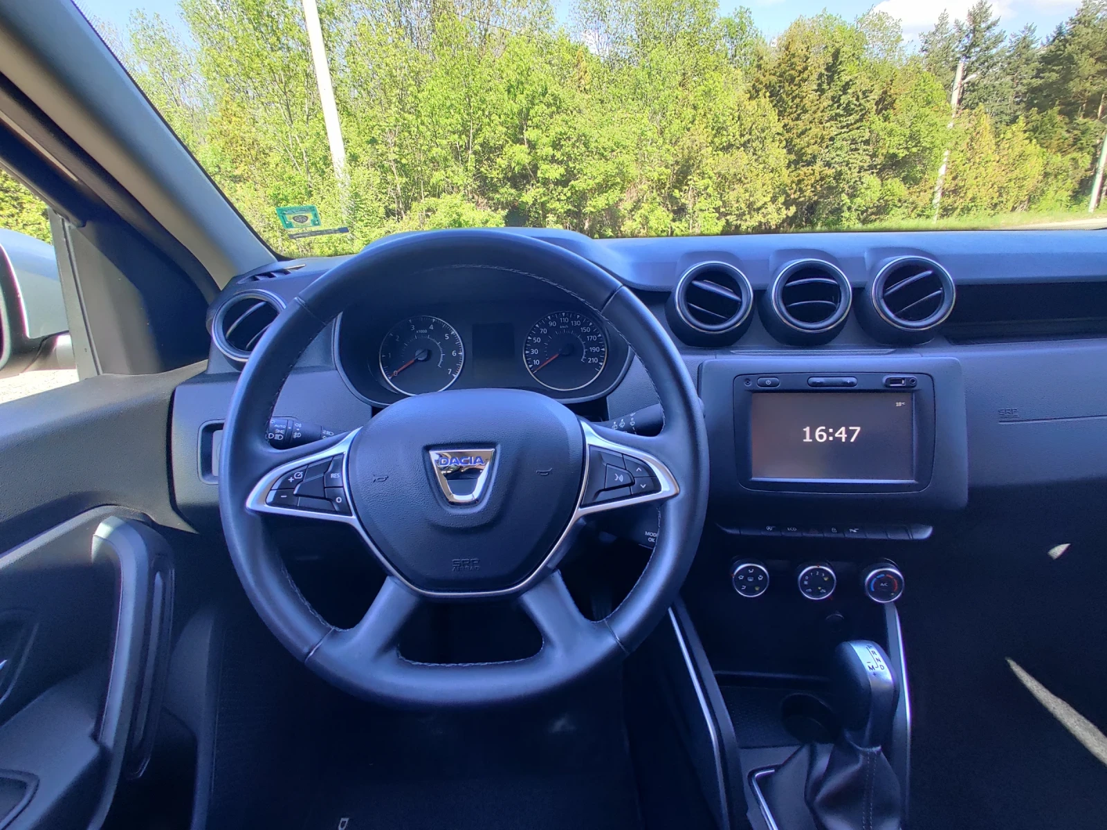 Dacia Duster, снимка 12 - Автомобили и джипове - 55286556