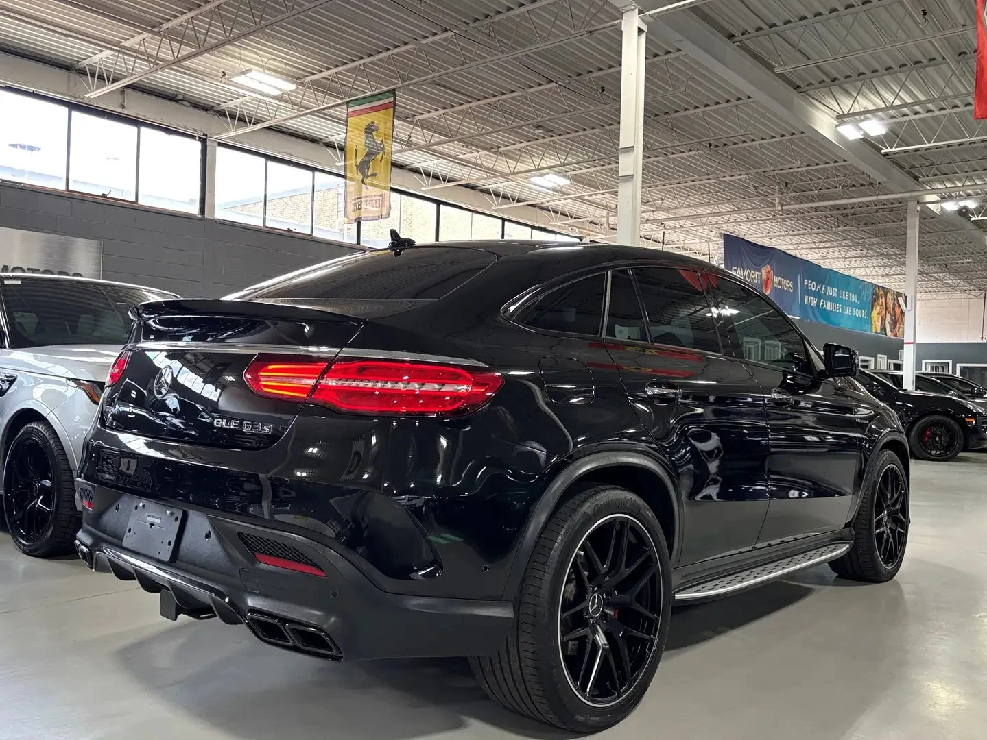 Mercedes-Benz GLE 63 S AMG COUPE B&O LOADED ЦЕНА ДО БЪЛГАРИЯ АВТОКРЕДИТ, снимка 4 - Автомобили и джипове - 55826334