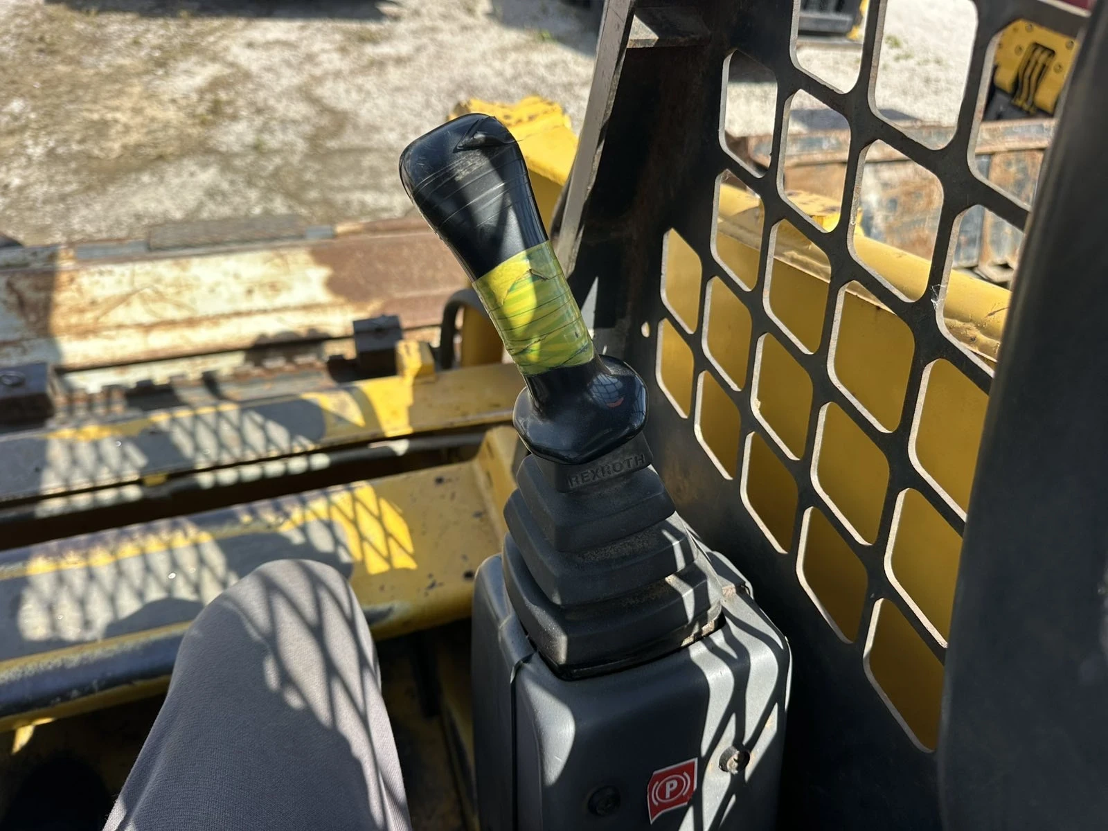 Мини челни товарачи Komatsu, снимка 9 - Индустриална техника - 55137012