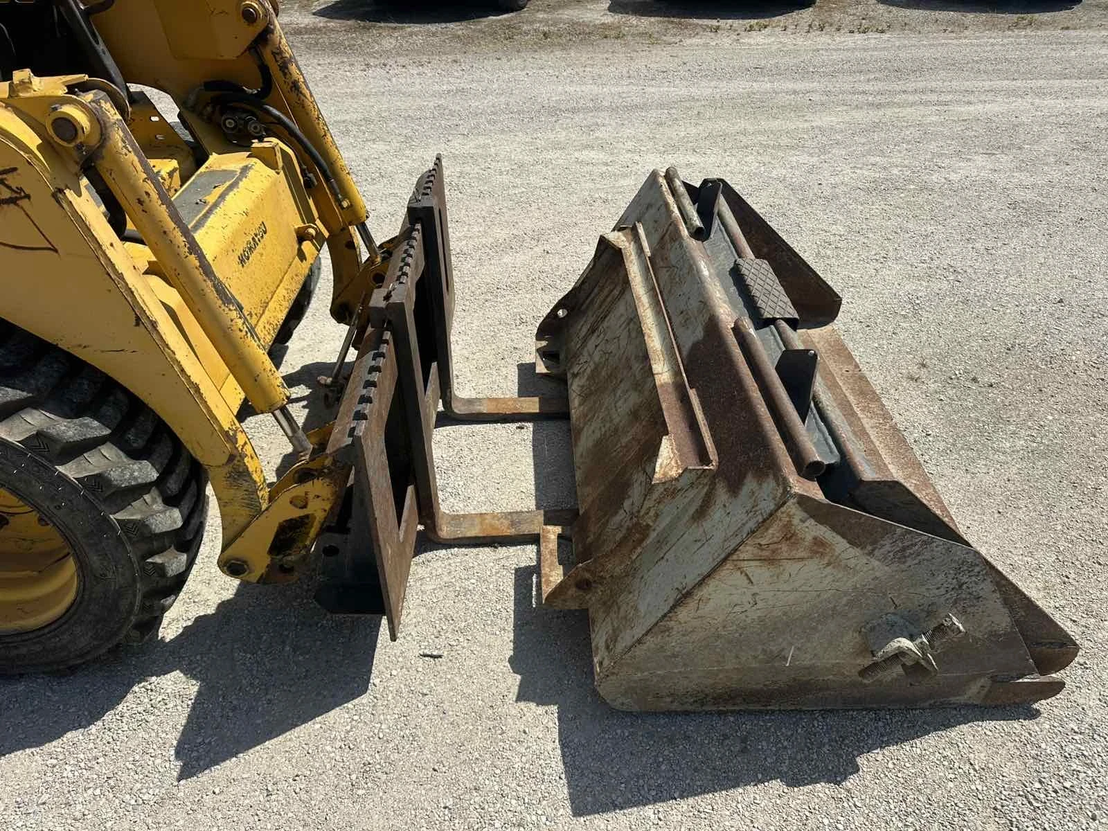 Мини челни товарачи Komatsu, снимка 11 - Индустриална техника - 55137012