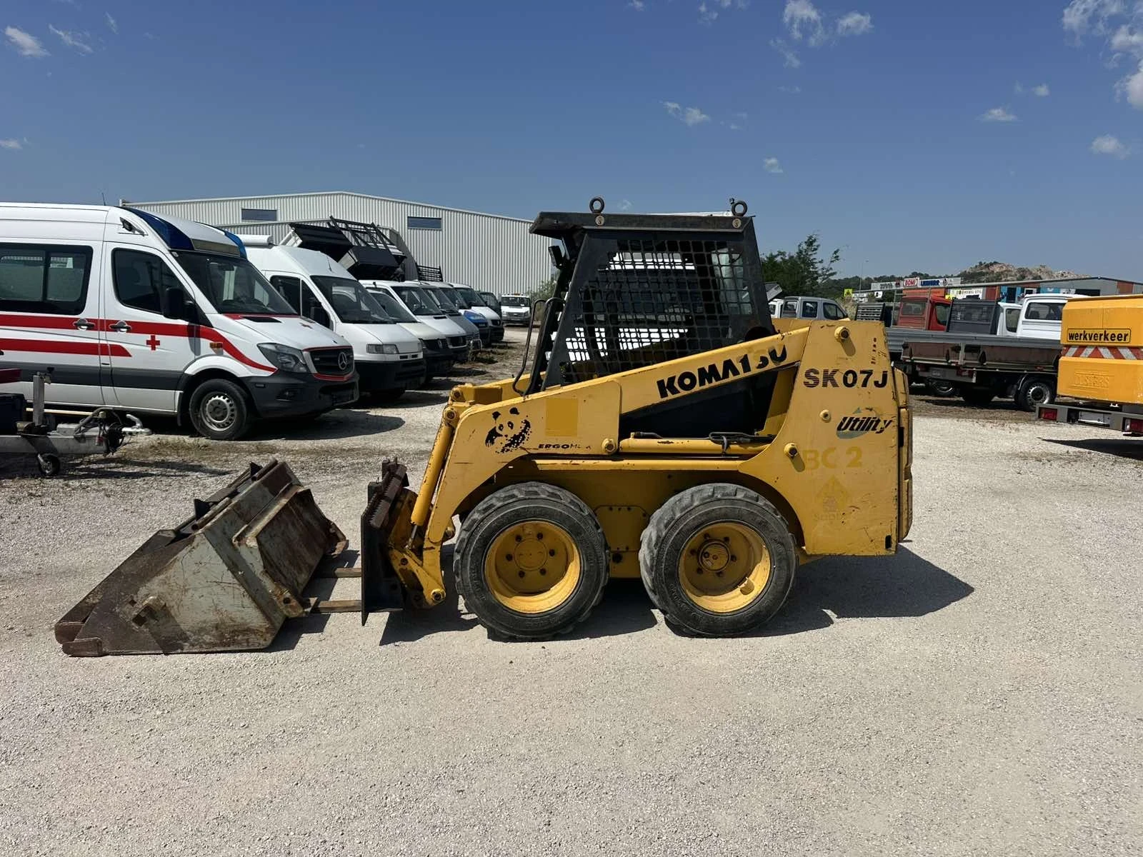 Мини челни товарачи Komatsu, снимка 3 - Индустриална техника - 55137012