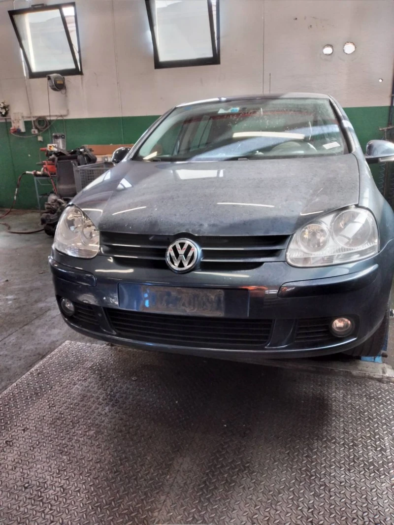 VW Golf 1.6FSI/2.0tdi/1.9tdi/1.6 бензин, снимка 1 - Автомобили и джипове - 47071255