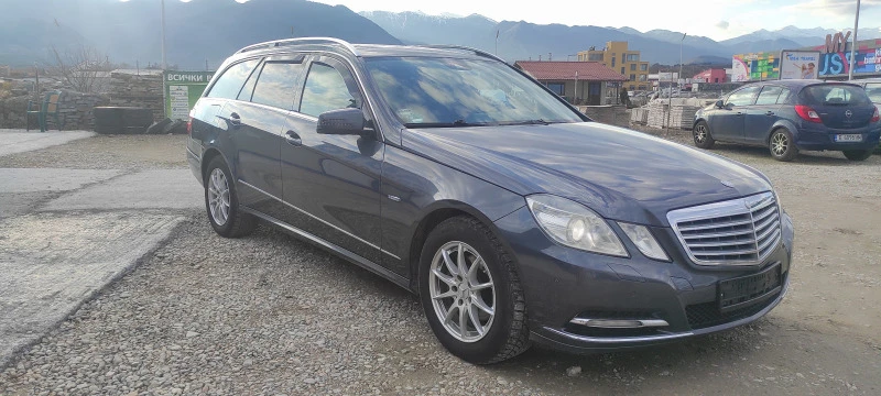 Mercedes-Benz E 220, снимка 4 - Автомобили и джипове - 45317409