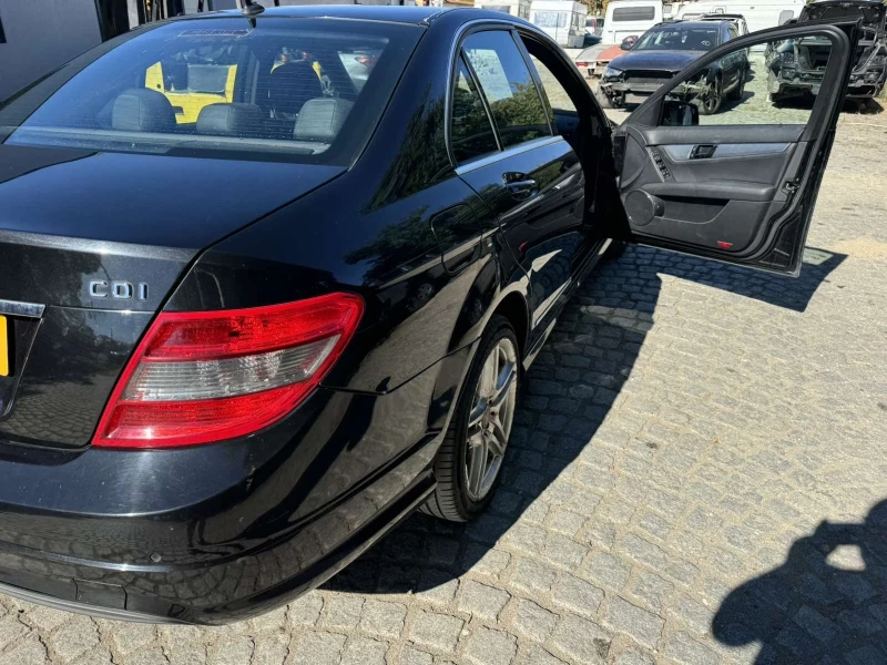 Mercedes-Benz C 200, снимка 2 - Автомобили и джипове - 48247699