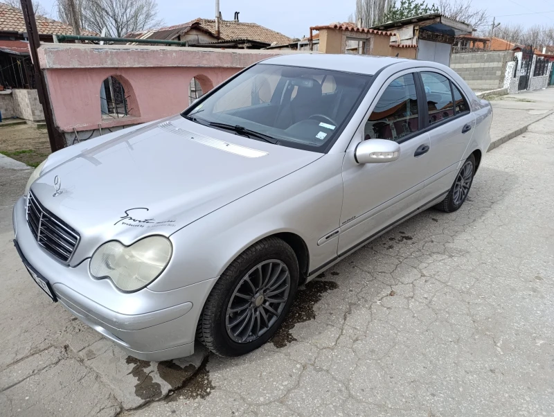 Mercedes-Benz C 200, снимка 3 - Автомобили и джипове - 49506761