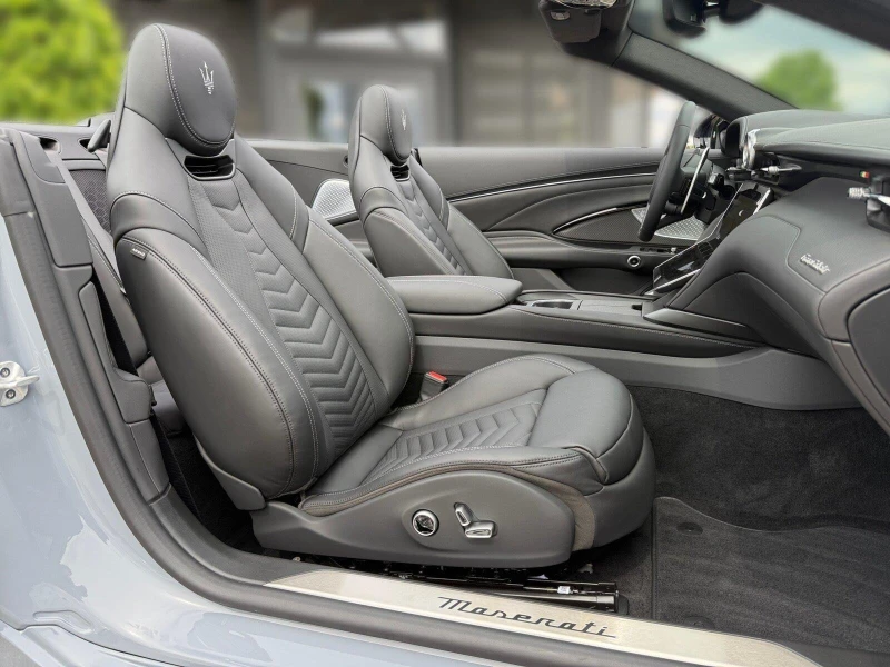 Maserati GranCabrio MODENA MY 25 HEAD UP NAVI 360 CAMERA , снимка 12 - Автомобили и джипове - 51508767