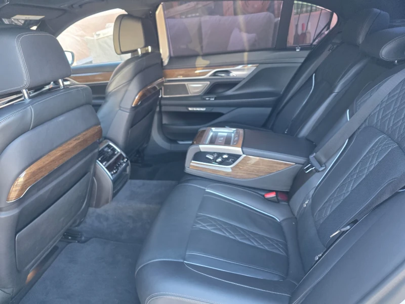 BMW 750 L M packet, снимка 7 - Автомобили и джипове - 52643030
