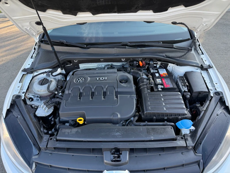 VW Golf 2.0 TDI DSG, снимка 17 - Автомобили и джипове - 52645577