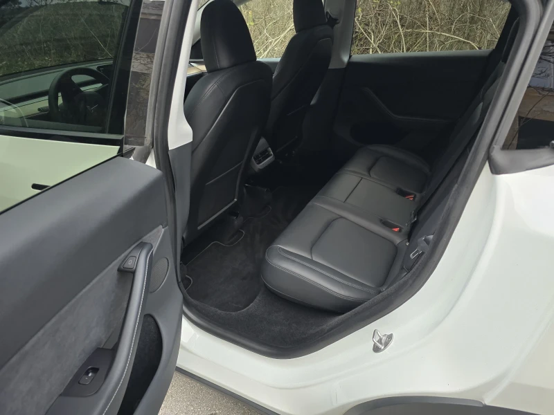 Tesla Model Y SR LFP Гаранция EU | 2комп. Джантi, снимка 7 - Автомобили и джипове - 53376915