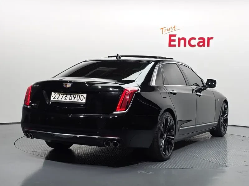 Cadillac CT6, снимка 2 - Автомобили и джипове - 54462250